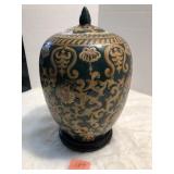 Emerald Green Ginger Jar with Lid 11"