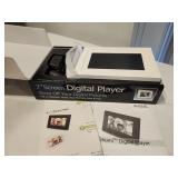 Shomi Digital Picture Frame - New