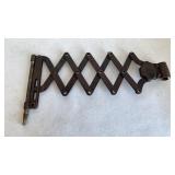 Vtg Accordion Bracket (47a)