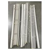 (X) Window Blinds 30.5in Wide.