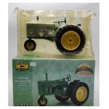 1/16 Ertl John Deere 60 Tractor w/ Single Front