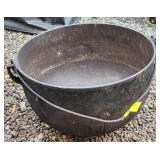 (AC) Cast Iron Pot 24D x 16H