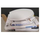 (TT) Lot Includes 4 Sets Of Toilet Seats And
