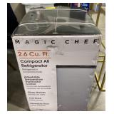 (ZZ)  Magic Chef 2.6 Cu. Ft. Compact