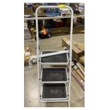 (ZZ)   Metal Folding Step LadderApprox