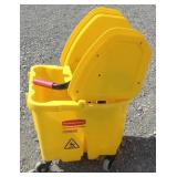 (T) Rubbermaid Commercial Mop Bucket