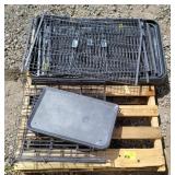 (Q) Metal Kennel/Cage With 3 Entry Panels