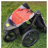 () Baby Jogger Summit x3, 40" Tall