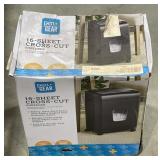 (X) Pen Gear Cross Cut Shredder Still In Box.