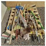 (V) Pallet Lot Brooms and Yard Tools