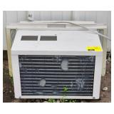 (AJ) White-Westinghouse 5200BTU Model: WAC053T7A5,
