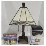 (R) Stained Glass Table Lamp 21"x11"x11" Atlas