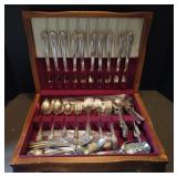 Silverware incl. WM Rogers, Oneida, & Twilight