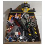 Lot LEGO Buildings, People, Connector Pieces, &