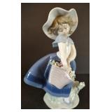 Lladro "Pretty Pickings" Figurine, approx 7"