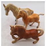 (H) 3 ceramic horses, made in Japan 6"l