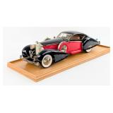 1:8 Scale 1935 Packard V12 Aero-Coupe model by Teo