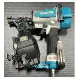 Makita Pneumatic 1-3/4ï¿½ Coil Roofing Nailer
