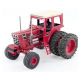 Custom 1/16 International 1568 V8 Tractor