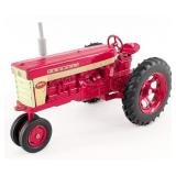 1/16 Ertl Farmall 560 Narrow Front Tractor