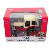 1/16 Ertl International Harvester 1066 Tractor 5 M