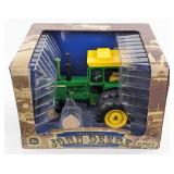 1/16 Ertl John Deere 4320 Tractor w/ Cab & Duals I
