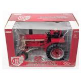 1/16 Ertl International Hydro 70 Wide Front Tracto