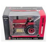 1/16 Ertl International 1066 Wide Front Tractor Pr