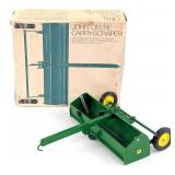 1/16 Ertl John Deere Carry-Scraper w/ Ice Cream Bo