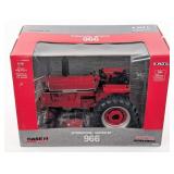 1/16 Ertl International Harvester 966 Tractor Pres