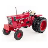Custom 1/8 Scale International 1566 Tractor w/ Dua