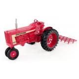 1/16 Ertl Farmall 806 Narrow Front Tractor w/ Drag