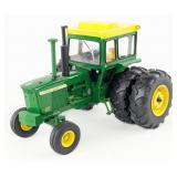 1/16 Ertl John Deere 4320 Diesel Tractor w/ Duals