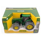 1/16 Ertl John Deere 8370R Tractor w/ Duals - Pres