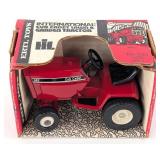 1/16 Ertl IH Cub Cadet 682 Lawn & Garden Tractor