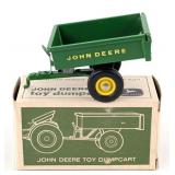 1/16 Ertl John Deere Garden Tractor Dumpcart w/ Bo
