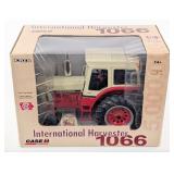 1/16 Ertl International Harvester 1066 Tractor 5 M