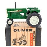 1/16 Ertl Oliver 1800 Narrow Front Tractor w/ Box