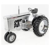 1/8 Scale Case 730 Comfort King Narrow Front Tract