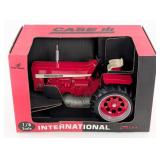 1/8 Scale Models International Farmall 856 Narrow