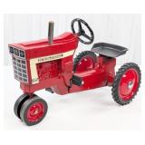 Custom Ertl International Farmall 1466 Narrow Fron