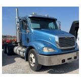 2005 Freightliner Columbia 112 Semi