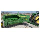 John Deere 328T Baler