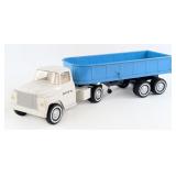 Original Ertl International Loadstar Truck w/ Hydr