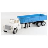 Ertl International Loadstar Truck with Hydraulic D