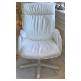 White Leather Executive Office Chair