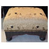 Corona Decor Co. Footstool/Ottoman With Lion Image