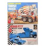 1/25 AMT Richard Petty Race Team and Kenworth Tran