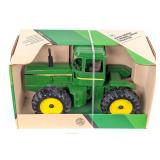 1/16 Ertl John Deere 8640 Tractor with Singles