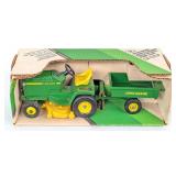 1/16 Ertl John Deere 200 Series LGT with Dump Cart